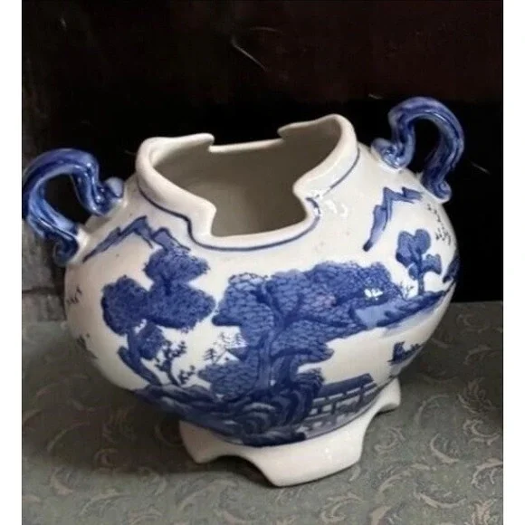 Blue Willow Planter Cachepot Asian Decor Handles Footed Vase - Picture 3 of 4